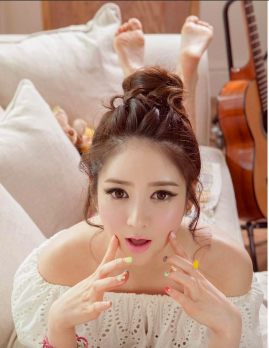 95后美女纯美清新甜美图片 3
